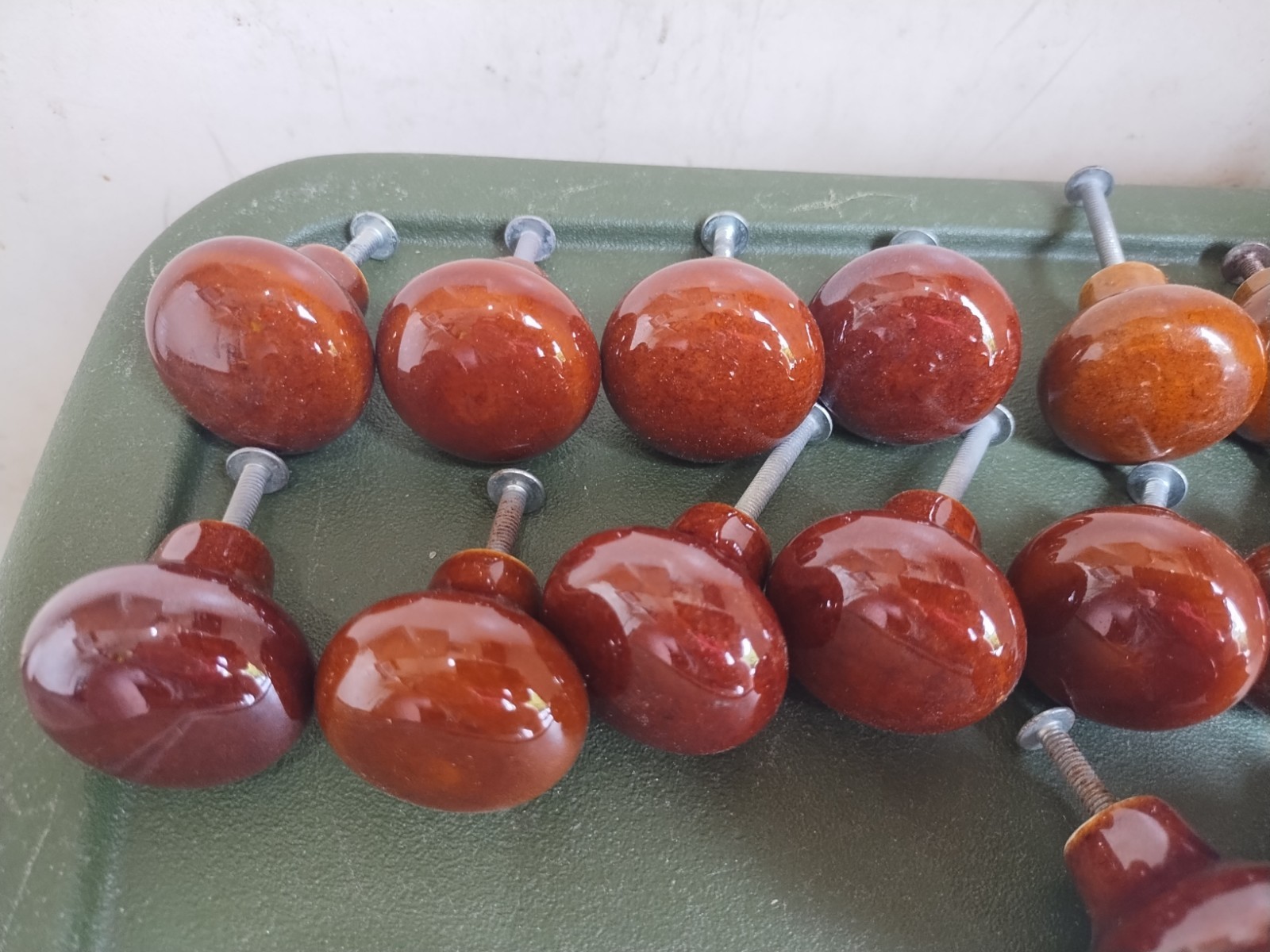 BROWN PORCELAIN DRAWER PULLS CABINET KNOBS Lot of 22 Vintage 1960s 1 1/4″
