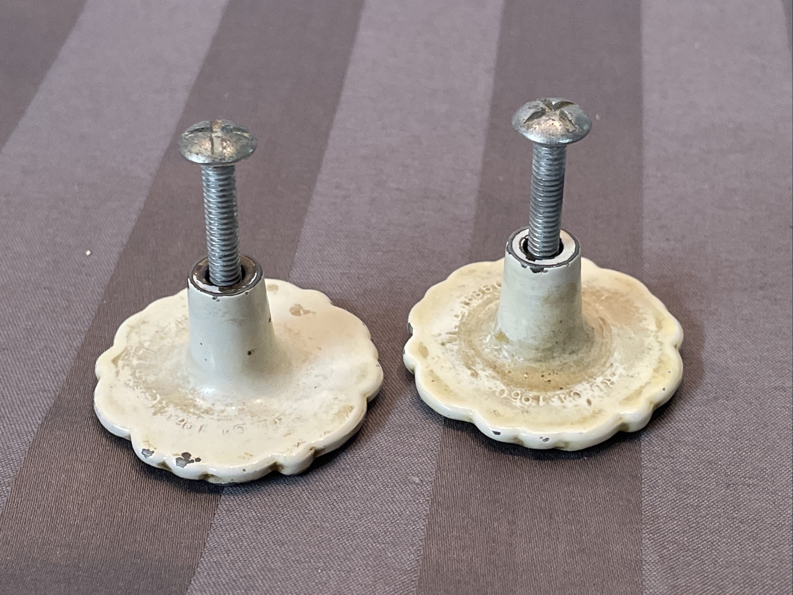 2 Vintage Gold/White Round Drawer Knob Pulls Floral Design-1 1/2”