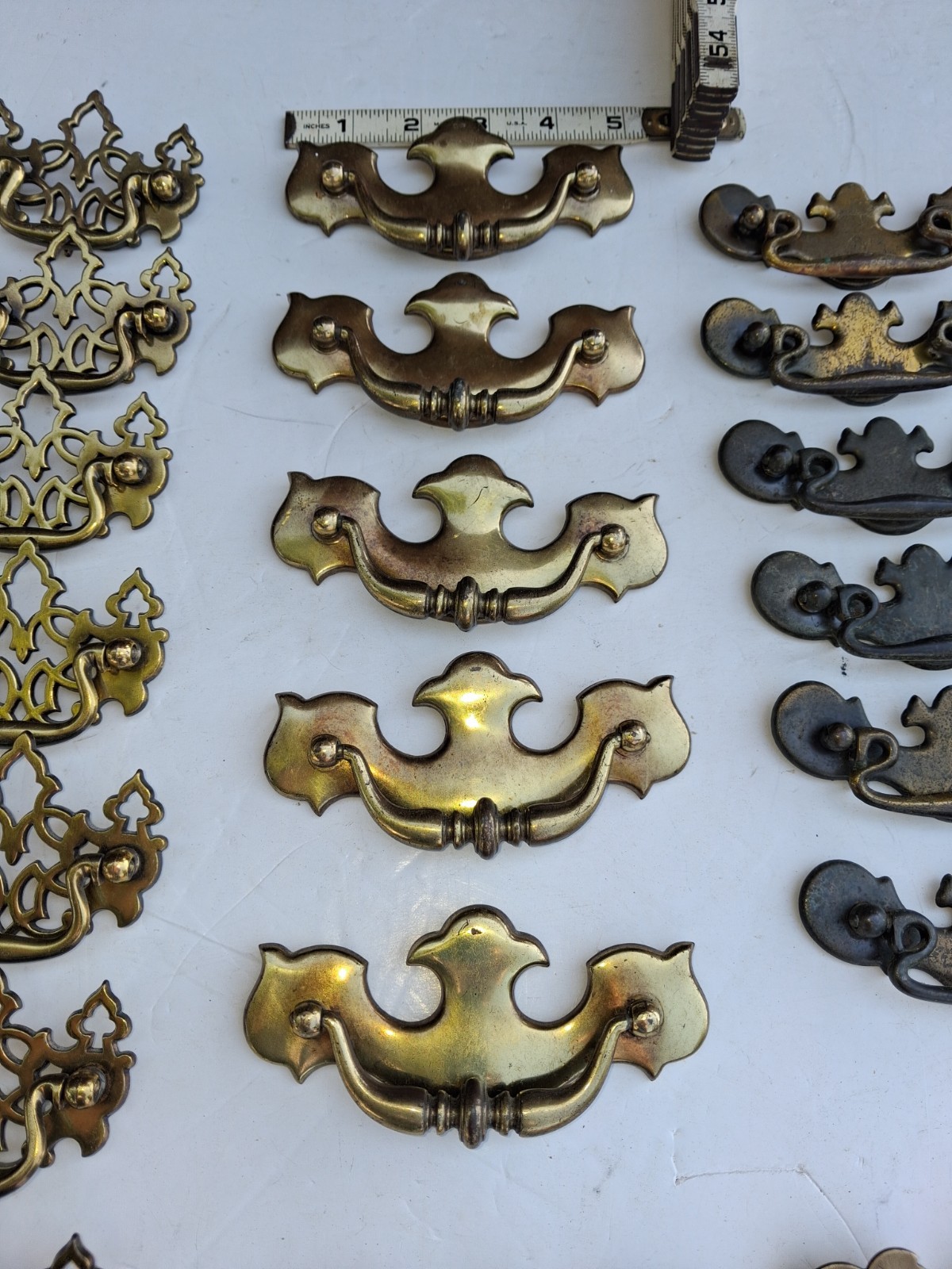 LOT OF VINTAGE ORNATE PULLS DRAWER HANDLES NO HARDWARE