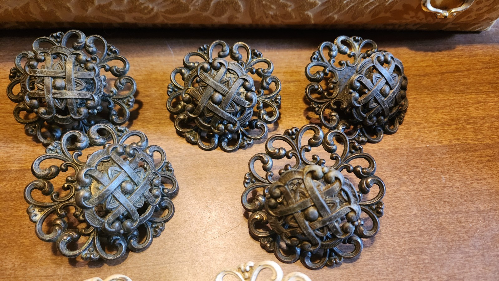 Vintage Lot of 7 Drawer Pull Knobs Handles Decorative 2 Pc Floral Round