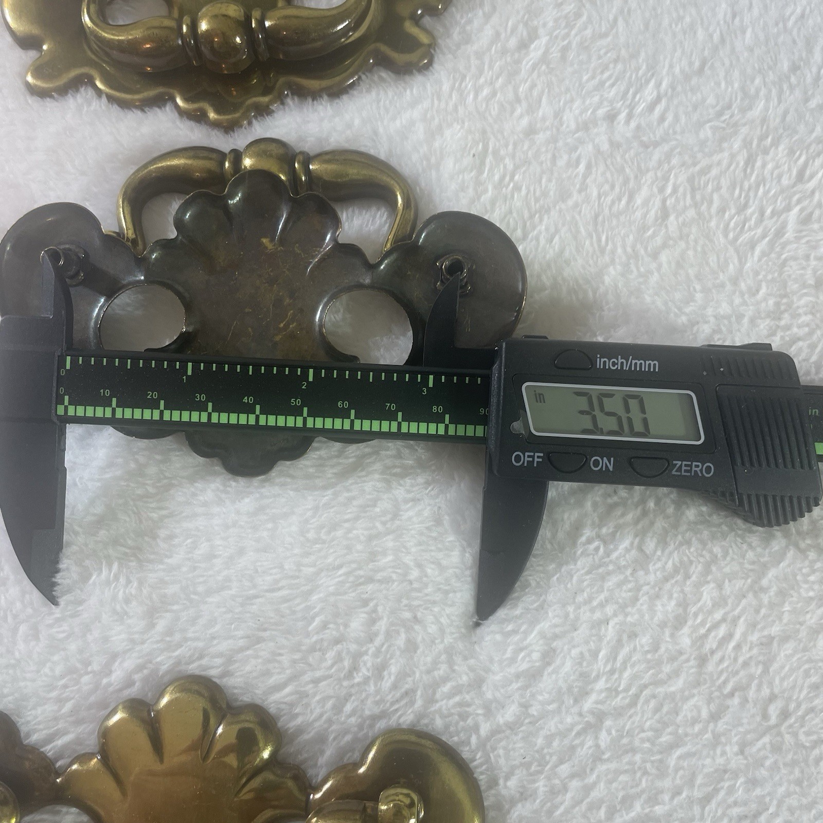 Vintage Chippendale Batwing Drop Drawer Pulls swinging Bail Brass [Lot=8]