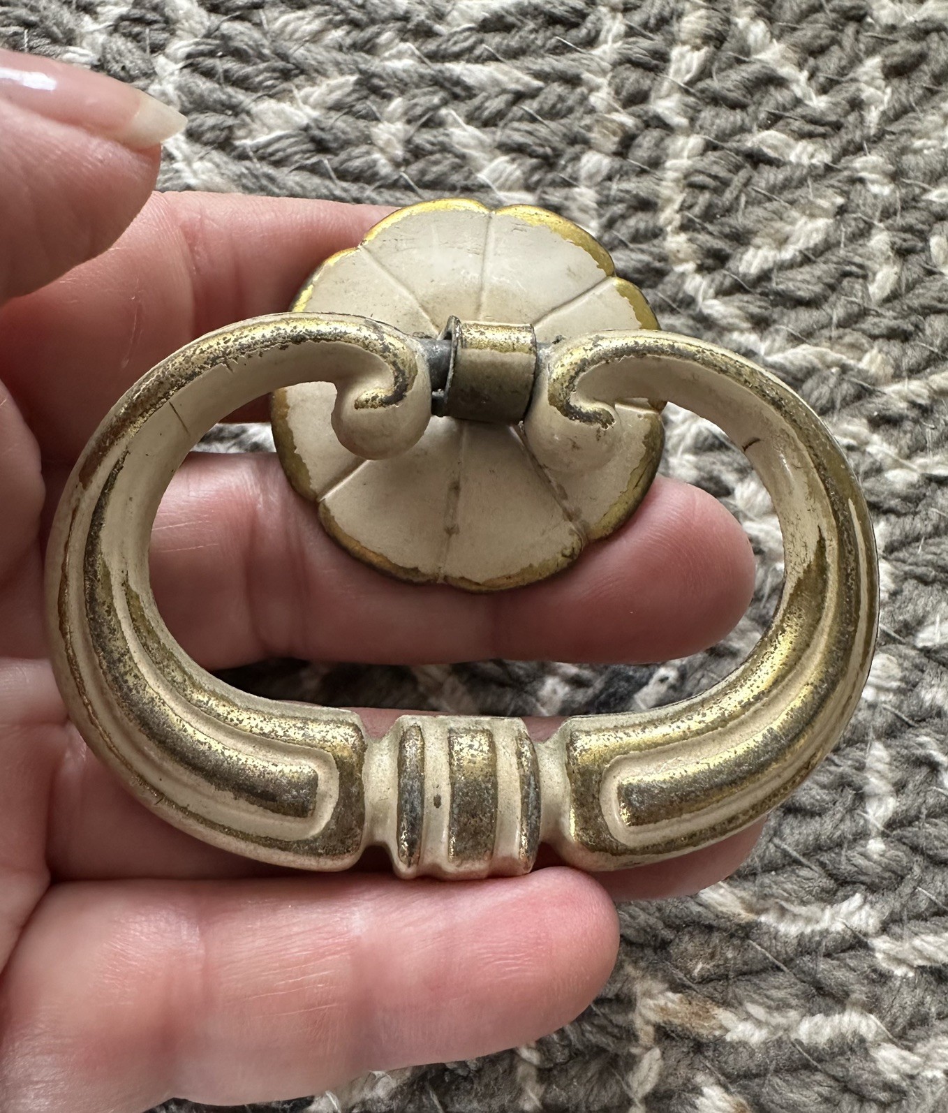 Vintage Bronze French Provincial Drawer/Cabinet Knob Floral Round Lot of 4