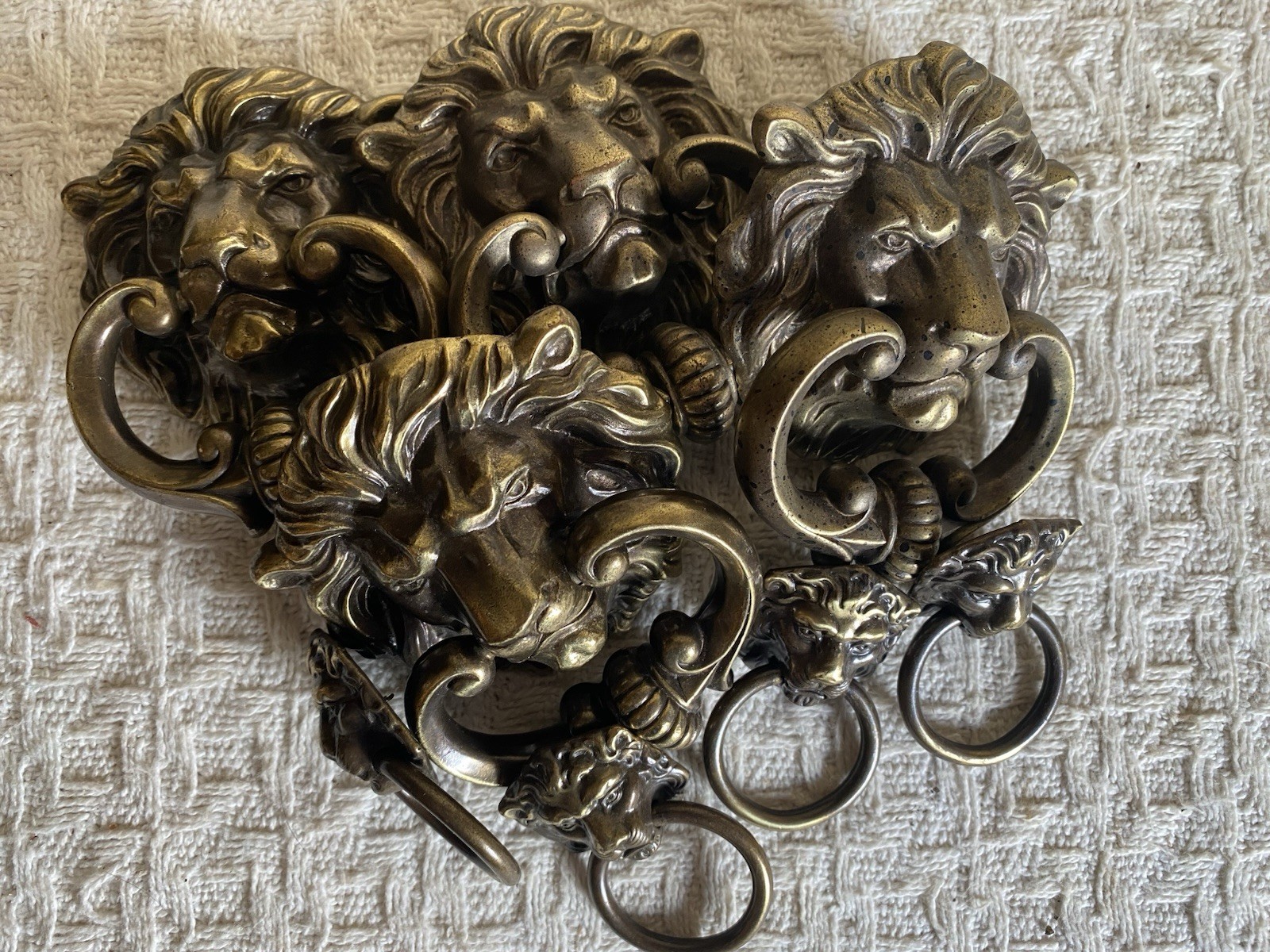 8 VTG Brass Bronze Metal Lion Head Drawer Chest Pulls Victorian Large & Small