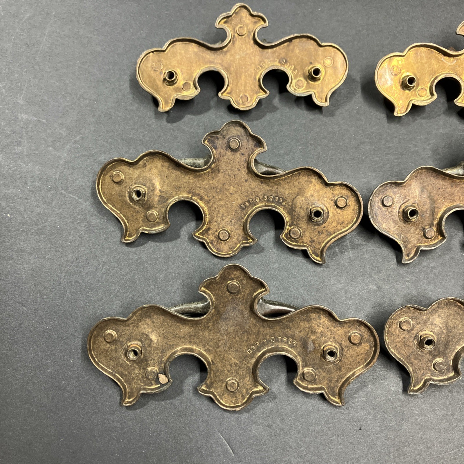 Vintage KBC N2252(4) N2251(2) Chippendale Batwing Drawer Pulls Set Of 6