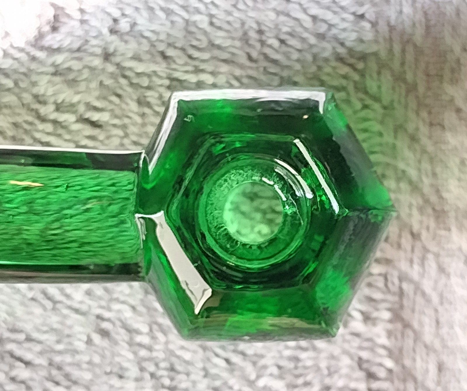 1 7UP GREEN GLASS ANTIQUE MATCHING DRAWER PULL