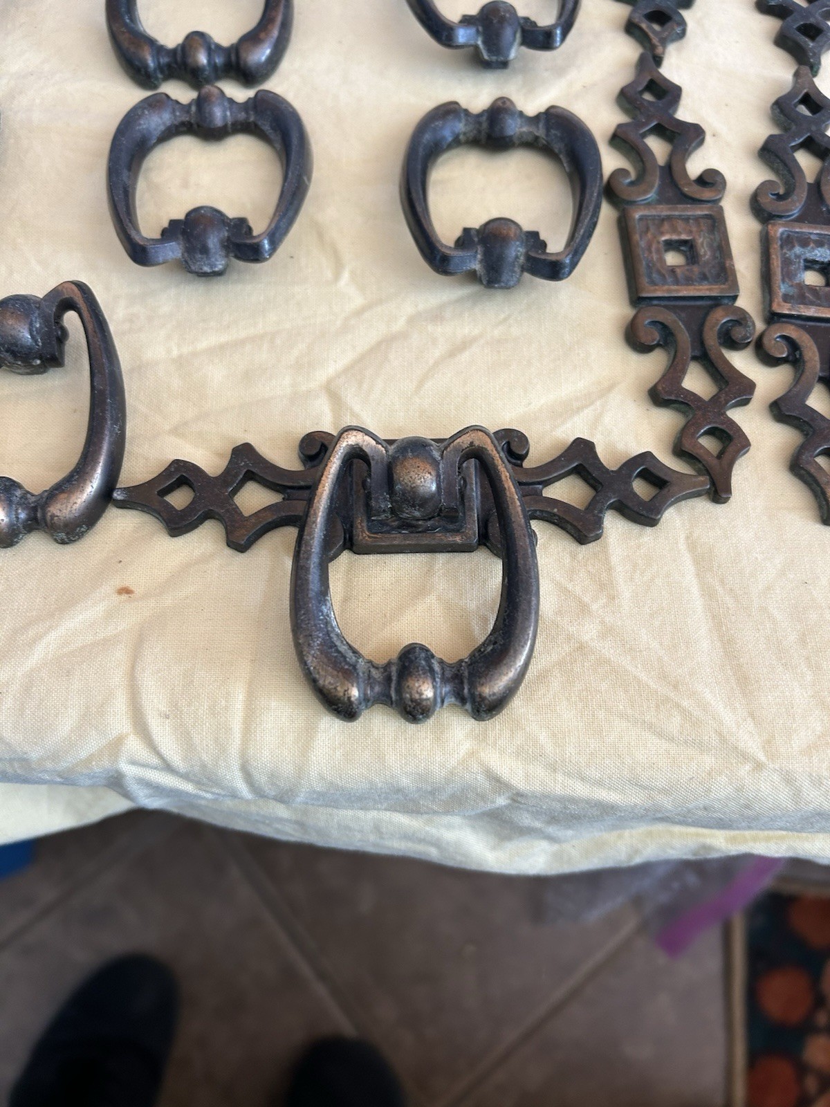Vintage Amerock Madeira Antique English Furniture Ring Pull, Backplate Set Of 18