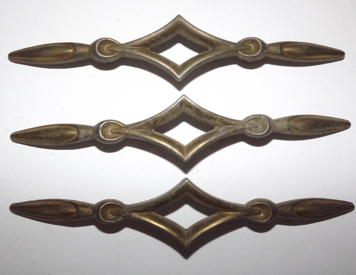 Vtg Lot 22 Drawer Pulls Backplates Salvage Rusty Brass Metal Repurpose Restore