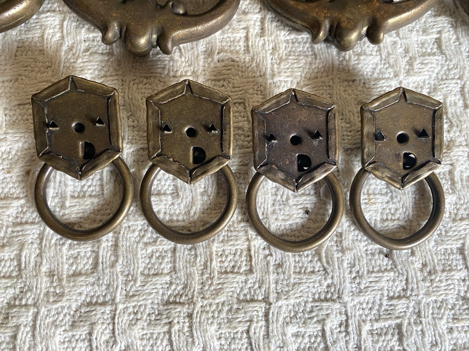 8 VTG Brass Bronze Metal Lion Head Drawer Chest Pulls Victorian Large & Small
