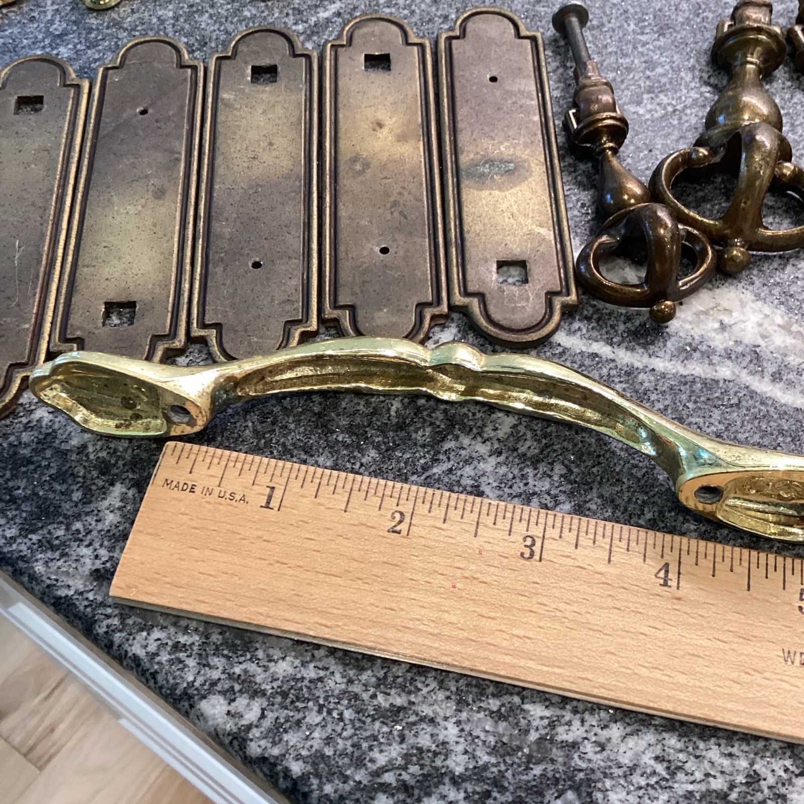 Vintage Reclaimed Hardware Drawer Pulls Handles Misc Mixed Lot 32 Pieces