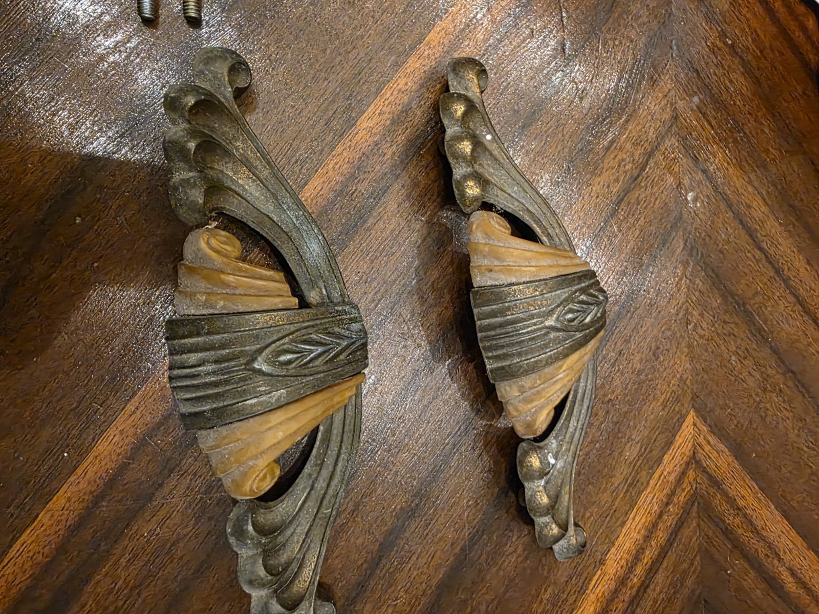 Vintage Art Deco Waterfall Drawer Pulls – Antique Brass with Bakelite Accents…