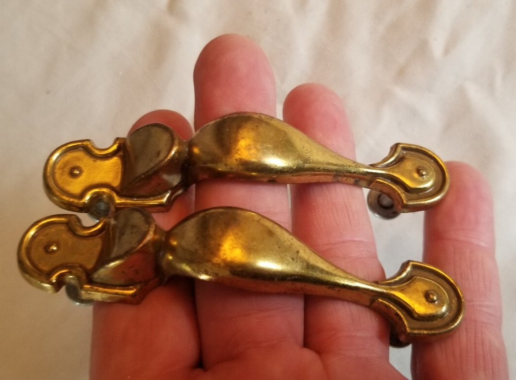 Lot of 2 Elegant Unique Design Dresser Furniture Cabinet Pull Handles