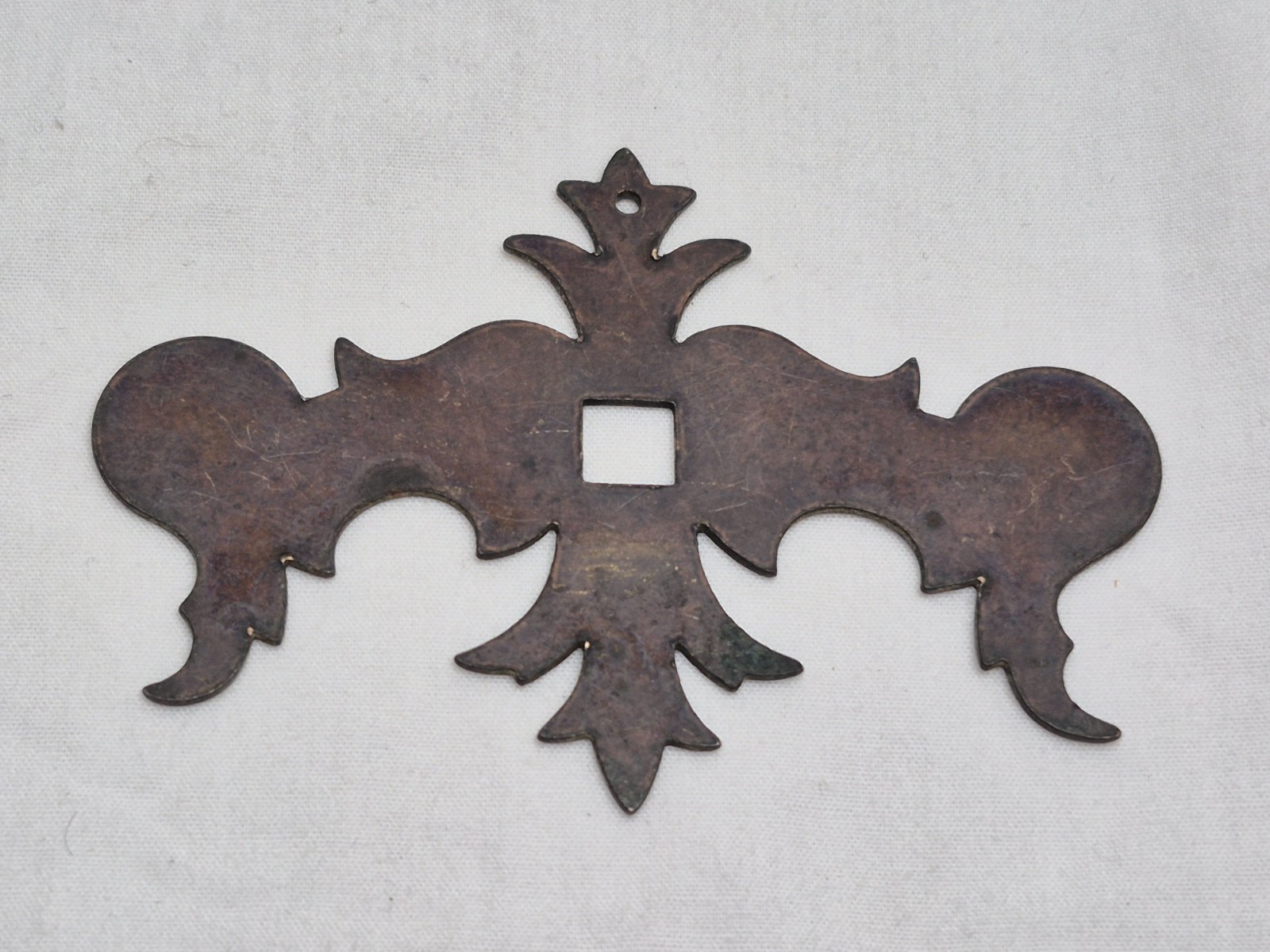 Antique Chippendale Colonial Drawer Cabinet Pull Back Plate Furniture Hardware