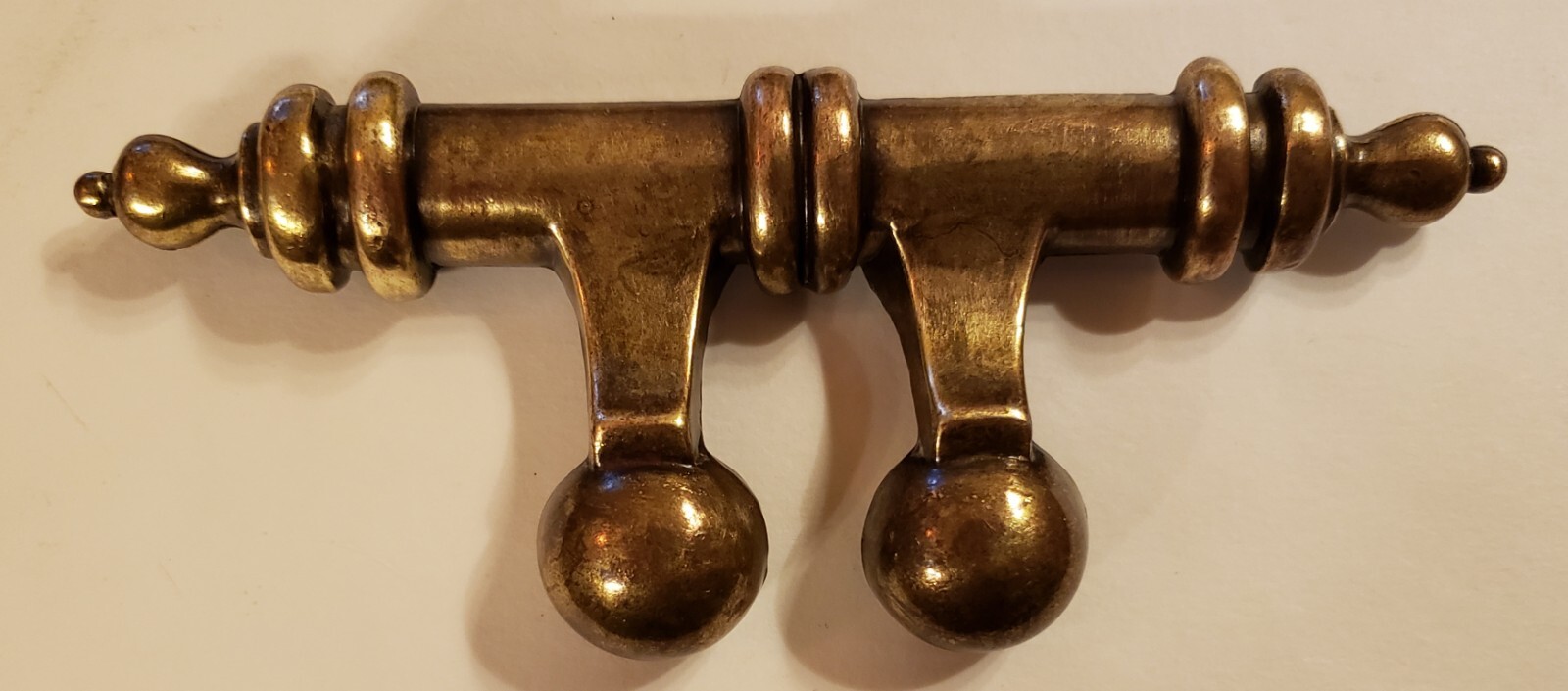8 VTG Belwith Spindle Brass Drawer Pulls w/ Finger Cups 4″ Post Mounts 6″Long