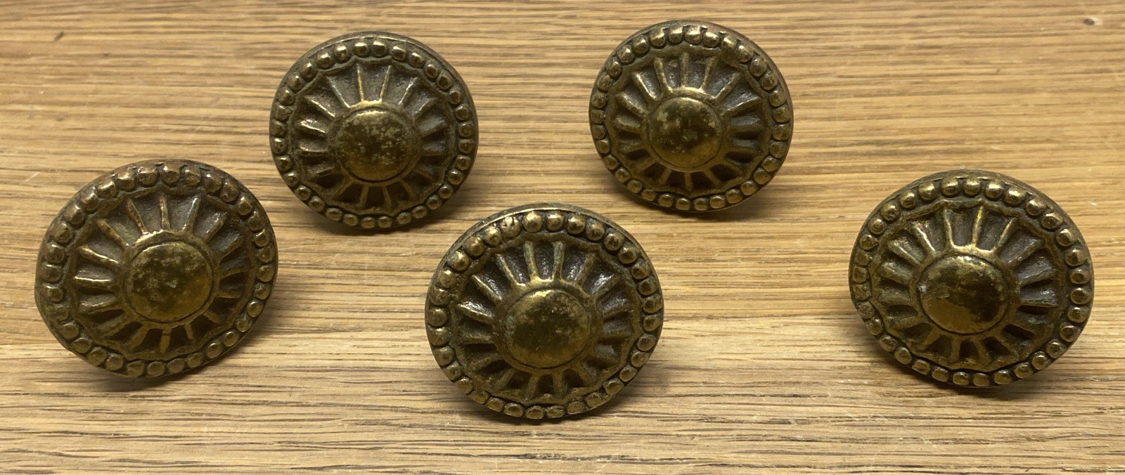 6 VTG Brass Ornate Victorian Brass Bail Drawer Handles & 5 Matching Round Knobs
