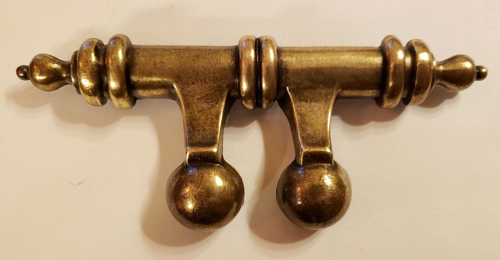 8 VTG Belwith Spindle Brass Drawer Pulls w/ Finger Cups 4″ Post Mounts 6″Long