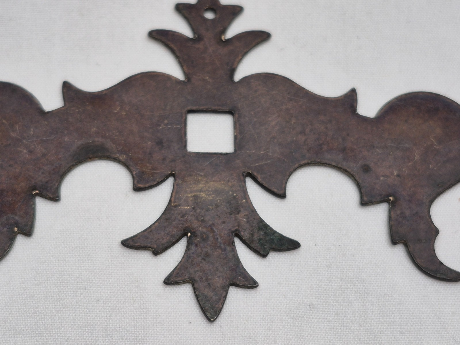 Antique Chippendale Colonial Drawer Cabinet Pull Back Plate Furniture Hardware