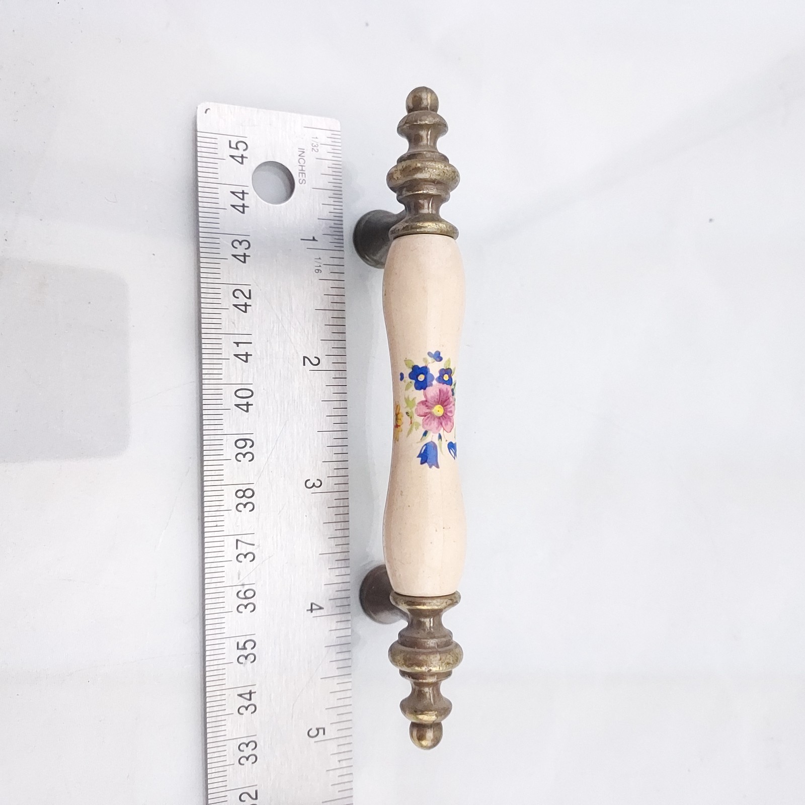 1960s Floral Beige Porcelain Brass End 3″ Drawer Pull Handle & Rounds Nat’l Lock
