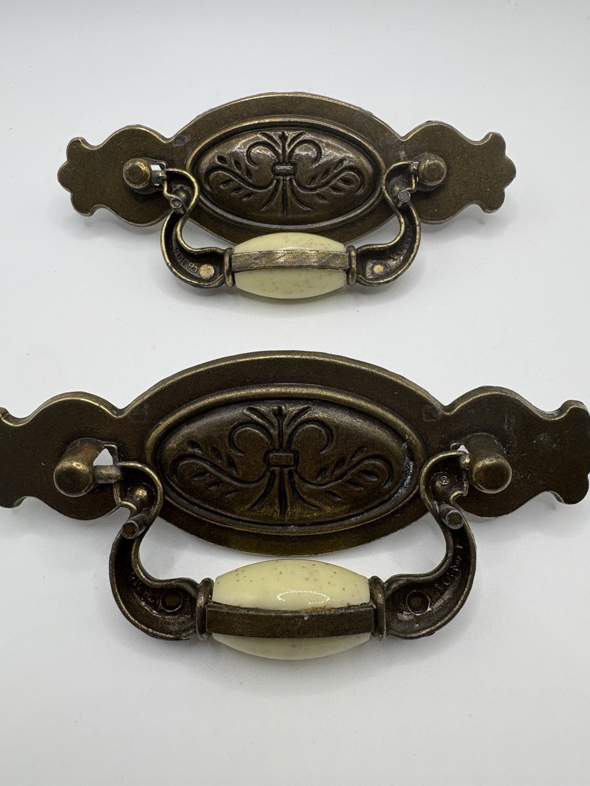 Vintage Brass Tone Dresser Drawer Cabinet Pull Handles CP-3145 Canada Set 2