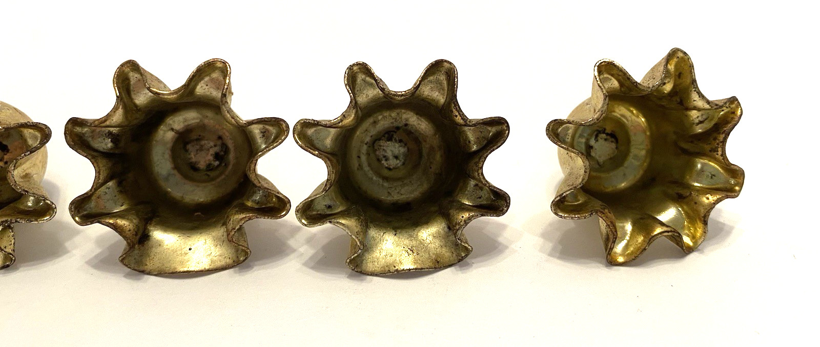 Set of 5 VTG Brass Flower/Sun Shape 1.25″ x .75″ Cabinet/Drawer Pulls/Knobs