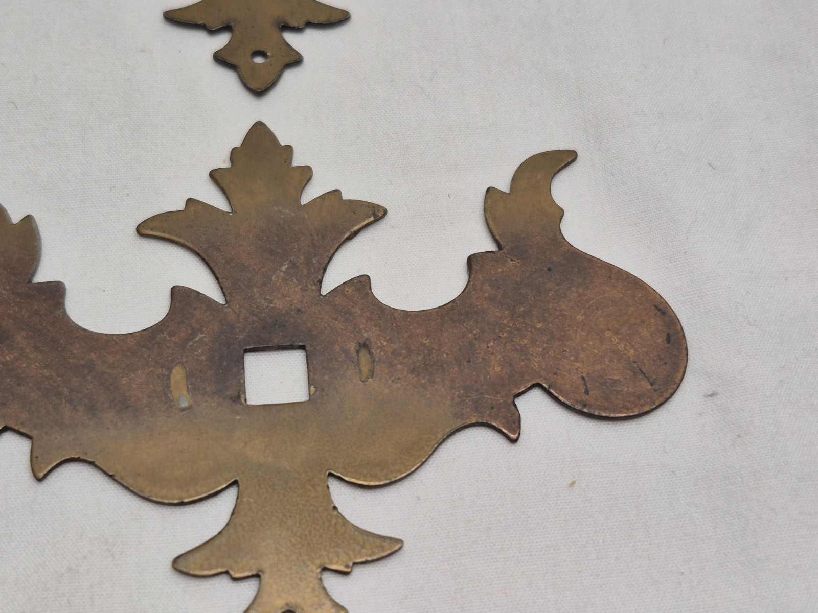 Antique Chippendale Colonial Drawer Cabinet Pull Back Plate Furniture Hardware
