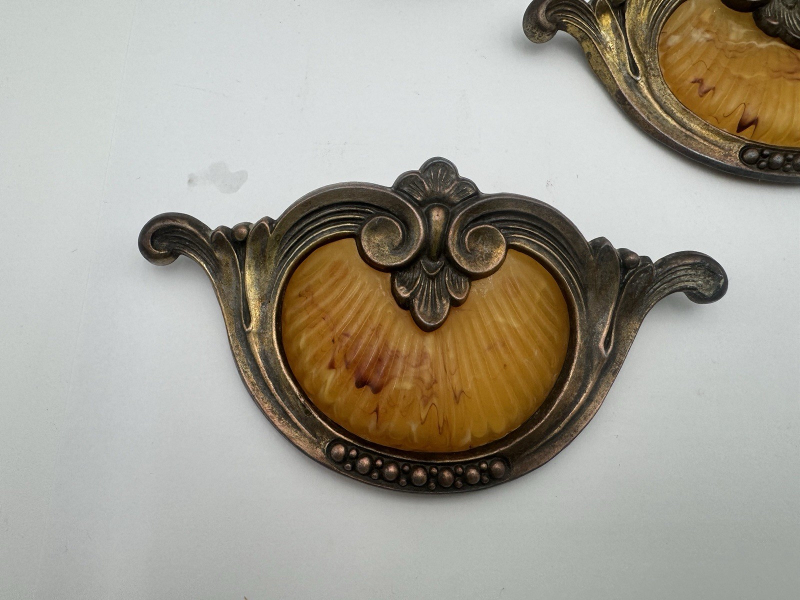 5 Antique Keeler Brass Waterfall Shell Handle Bakelite Dresser Pulls Beautiful