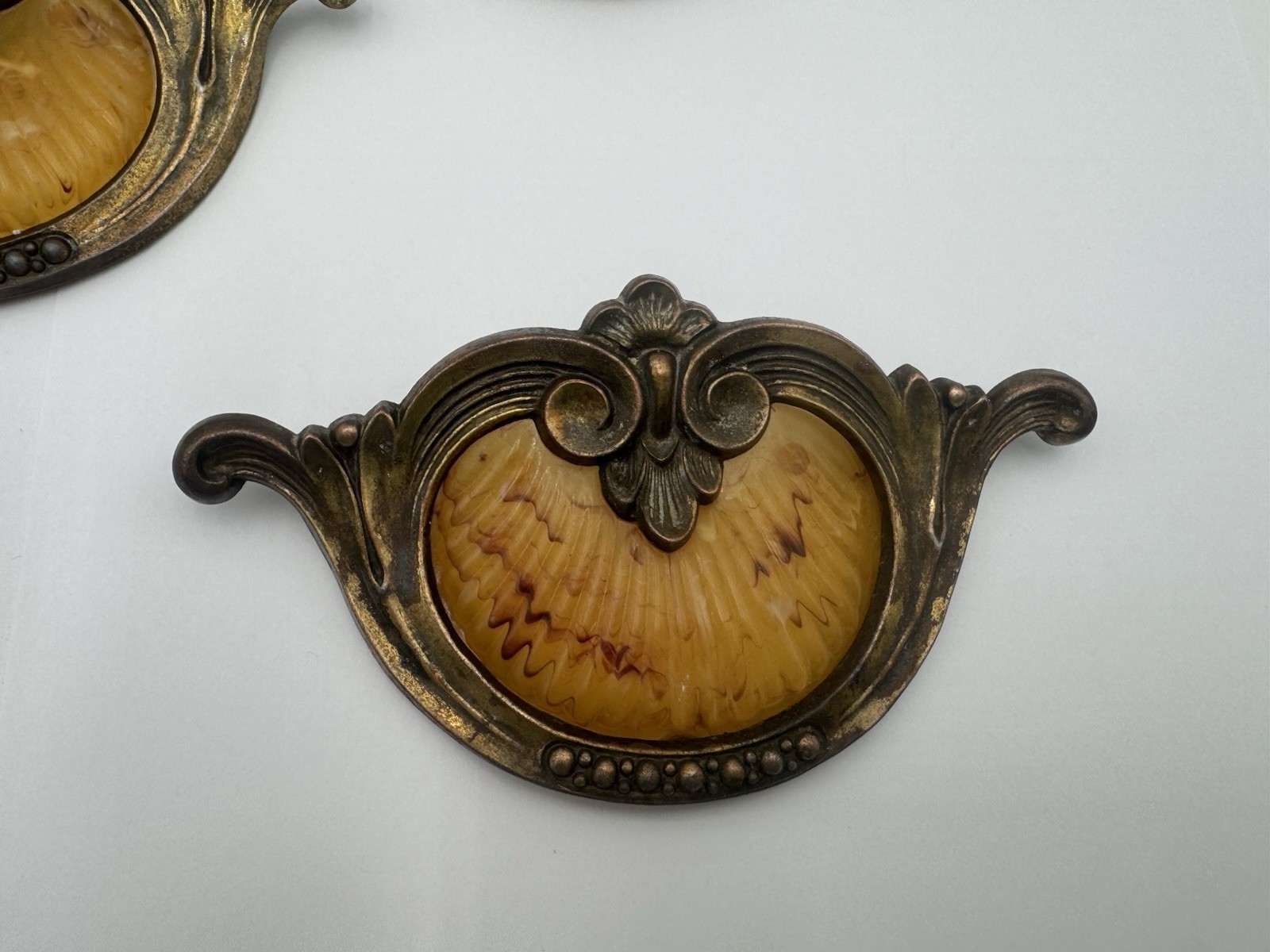 5 Antique Keeler Brass Waterfall Shell Handle Bakelite Dresser Pulls Beautiful
