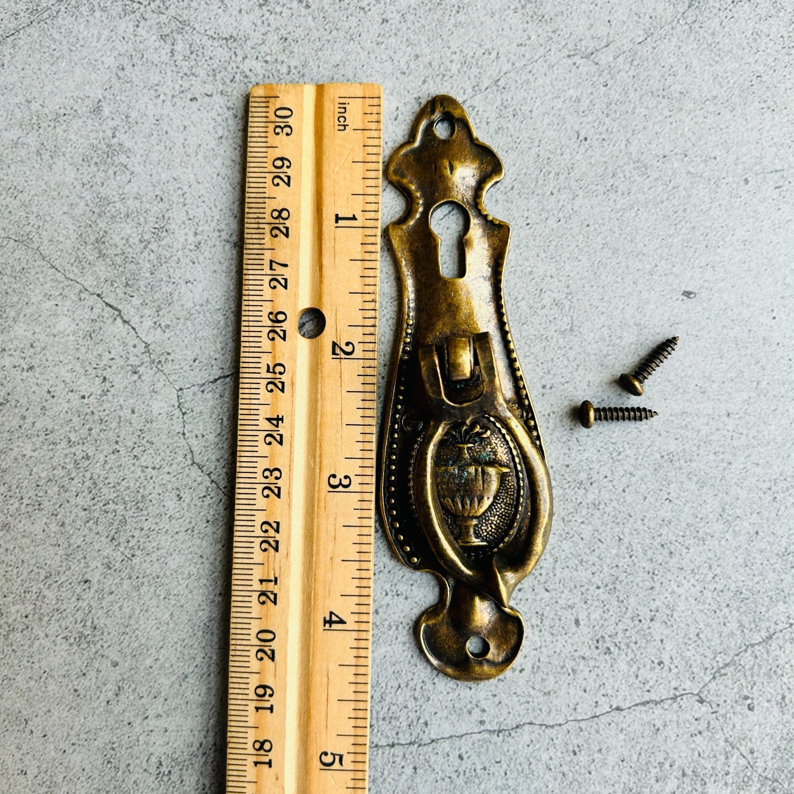 Classic Collection Drawer Pull Furniture Hardware Keyhole with Ring Dropper