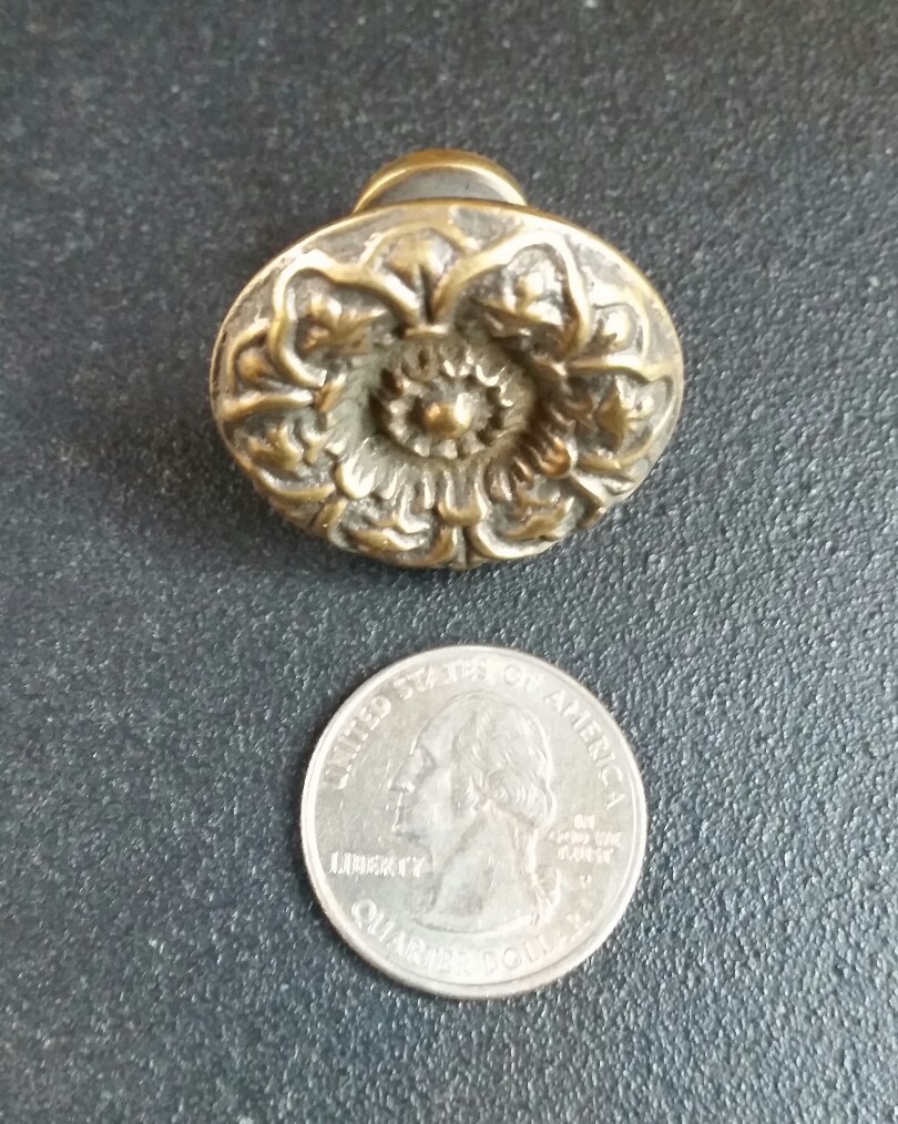 4 x Antique Vict. Style Solid Brass ROUND KNOBS Ornate FLORAL 1-1/4″ dia. #K25
