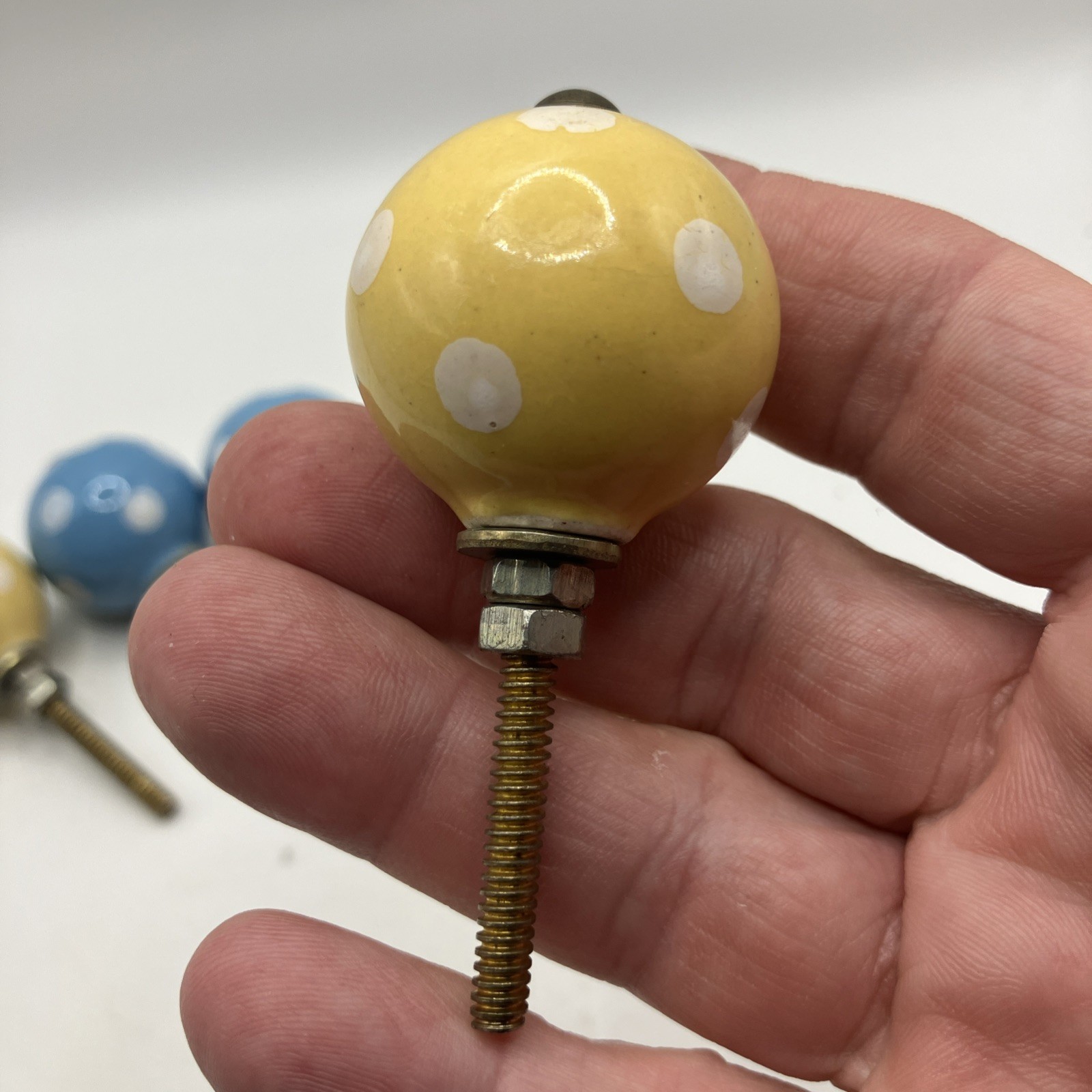 Vtg Ceramic Spotted Drawer Pulls, 3 Blue/2 Yellow