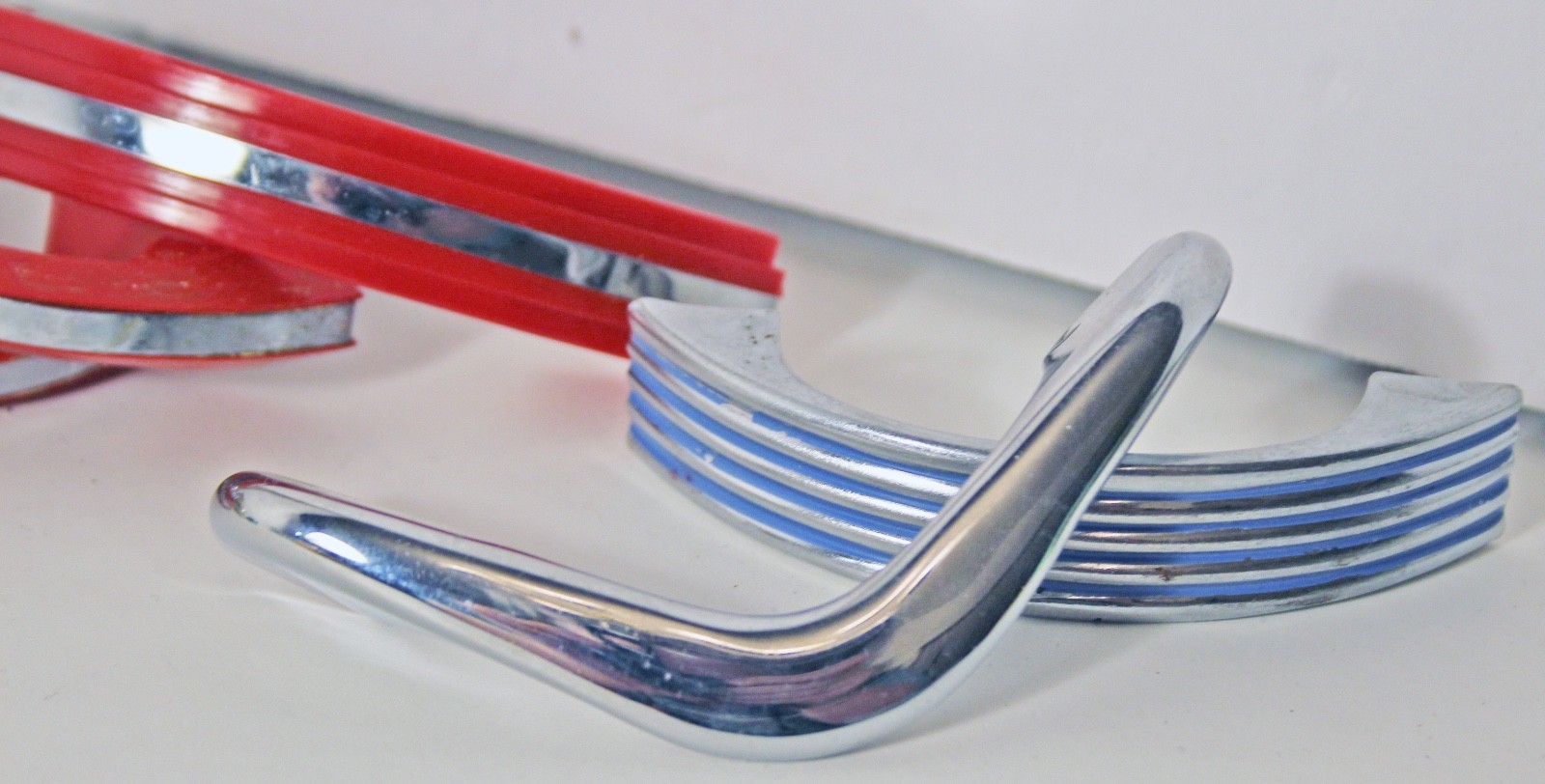 Lot 11 MCM Art Deco Plastic & Chrome Kitchen Drawer Dresser Pulls