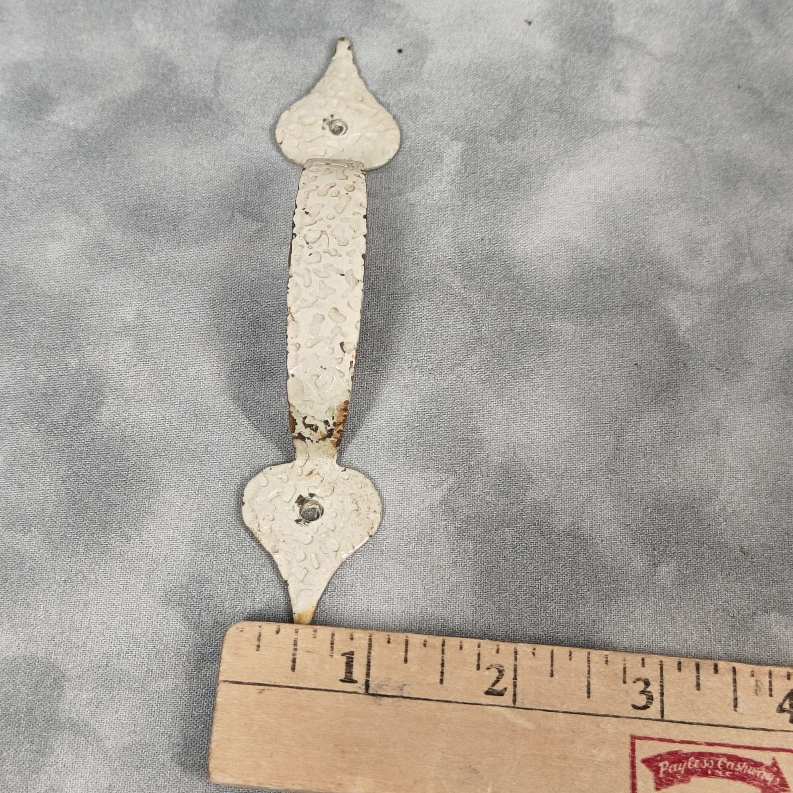 Lot 26 Vintage Hammered White Steel Cabinet Drawer Pulls 5″ Fleur-de-Lis 3.8″CTC