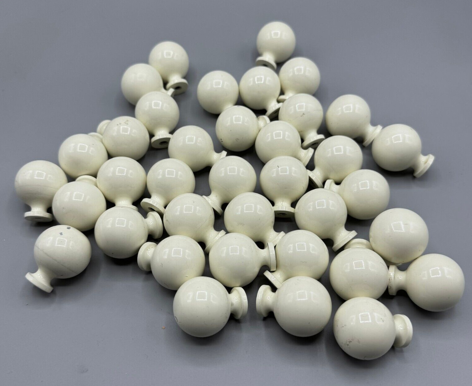 PAINTED ALUMINUM DREXEL DECLARATION STYLE: 37 KNOBS