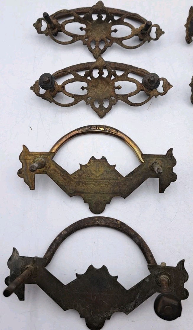 Lot of Mixed Antique/Vintage Hardware Furniture Drawer Pulls Handles Metal Brass