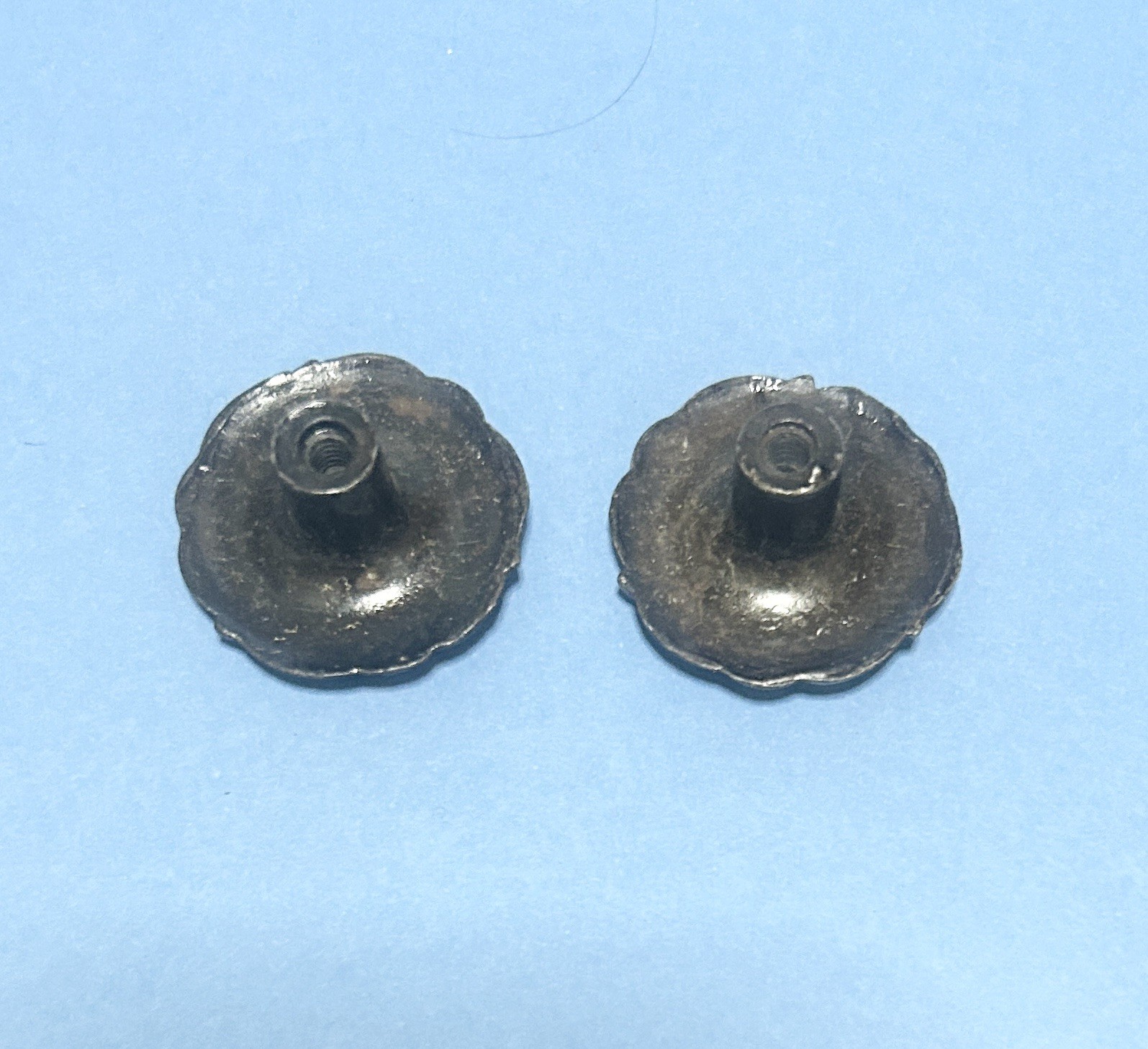 Pair Vintage Laurey 76605 Classic Provincial Cabinet Knobs Antique Brass 1.5″