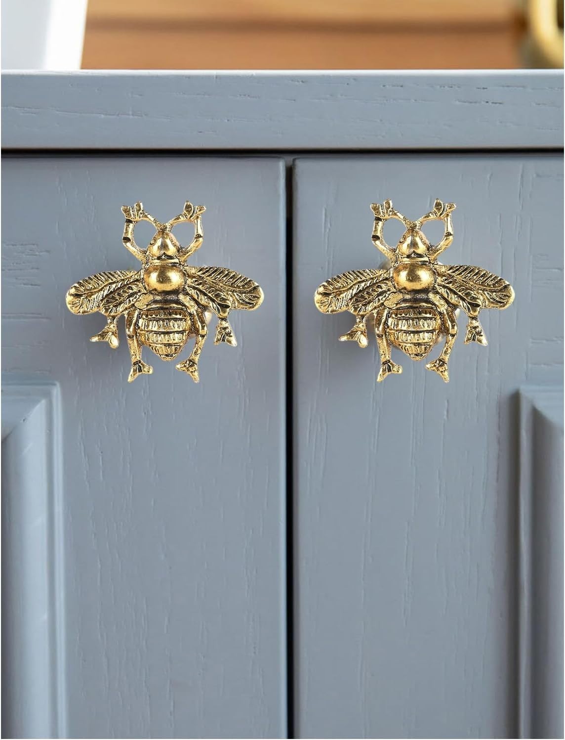 Distinctive Vintage Brass Knobs – 6 Set in Antique Gold for Cupboards & Dressers