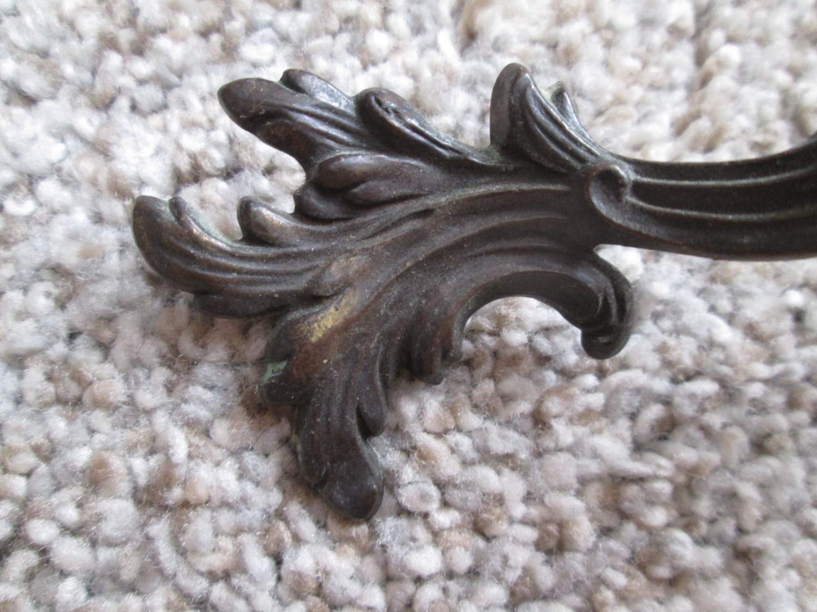 Vintage 4 brass French Provincial Drawer pull handles 2.5” C 4.5” long w/screws