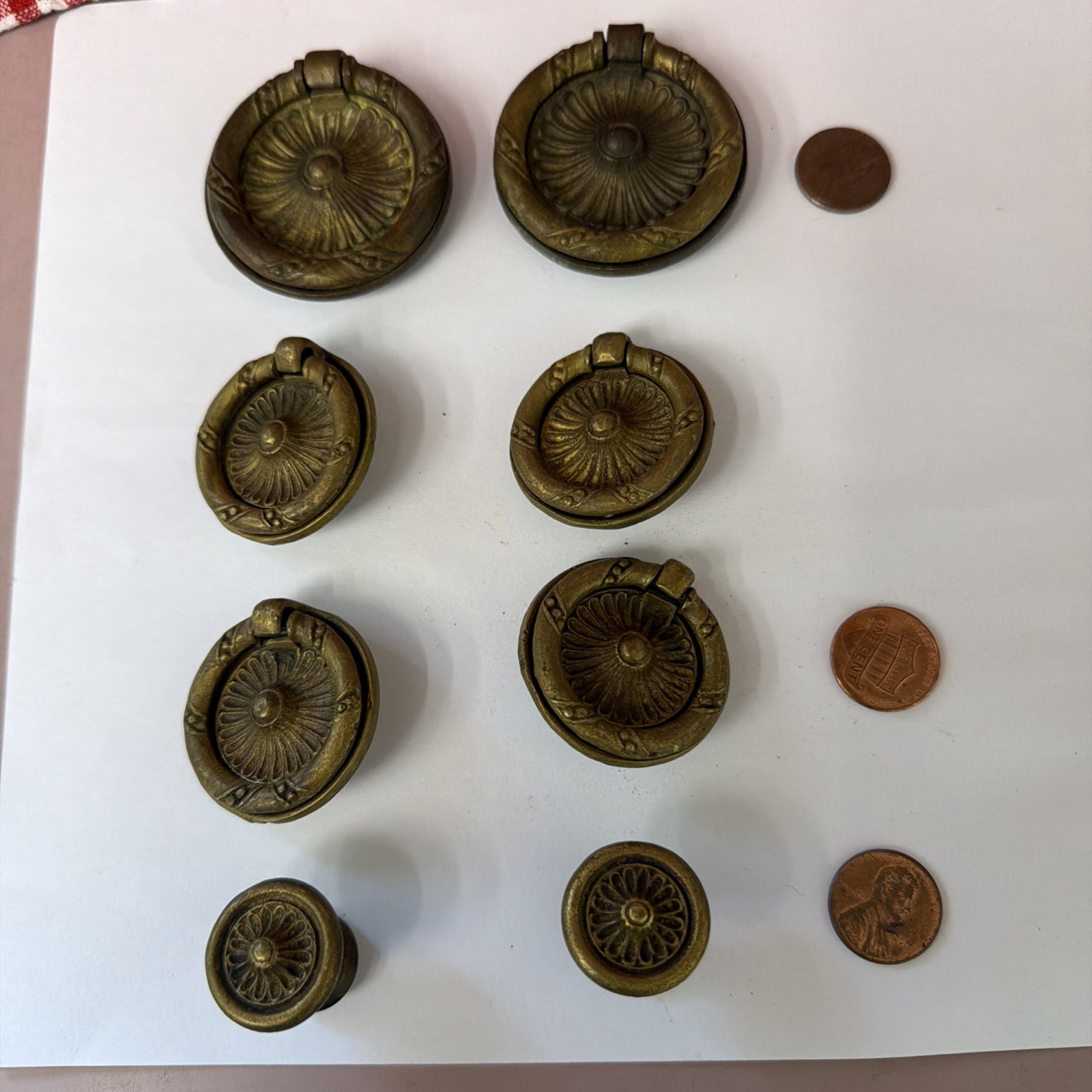 Vintage Brass Floral Ring Drop Cabinet Drawer Pull Furniture Replacement 8 Pcs