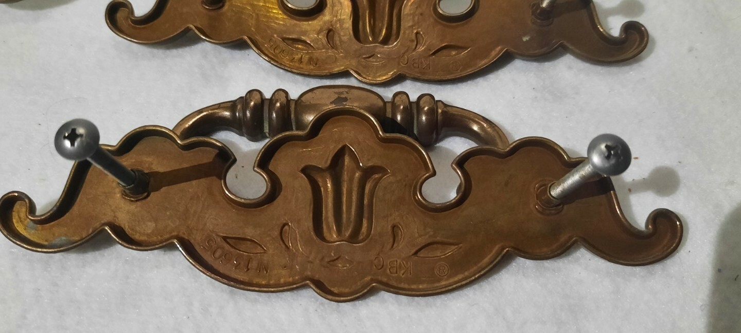 VINTAGE KEELER BRASS CO DRESSER PULLS FLORAL DESIGN LOT 8