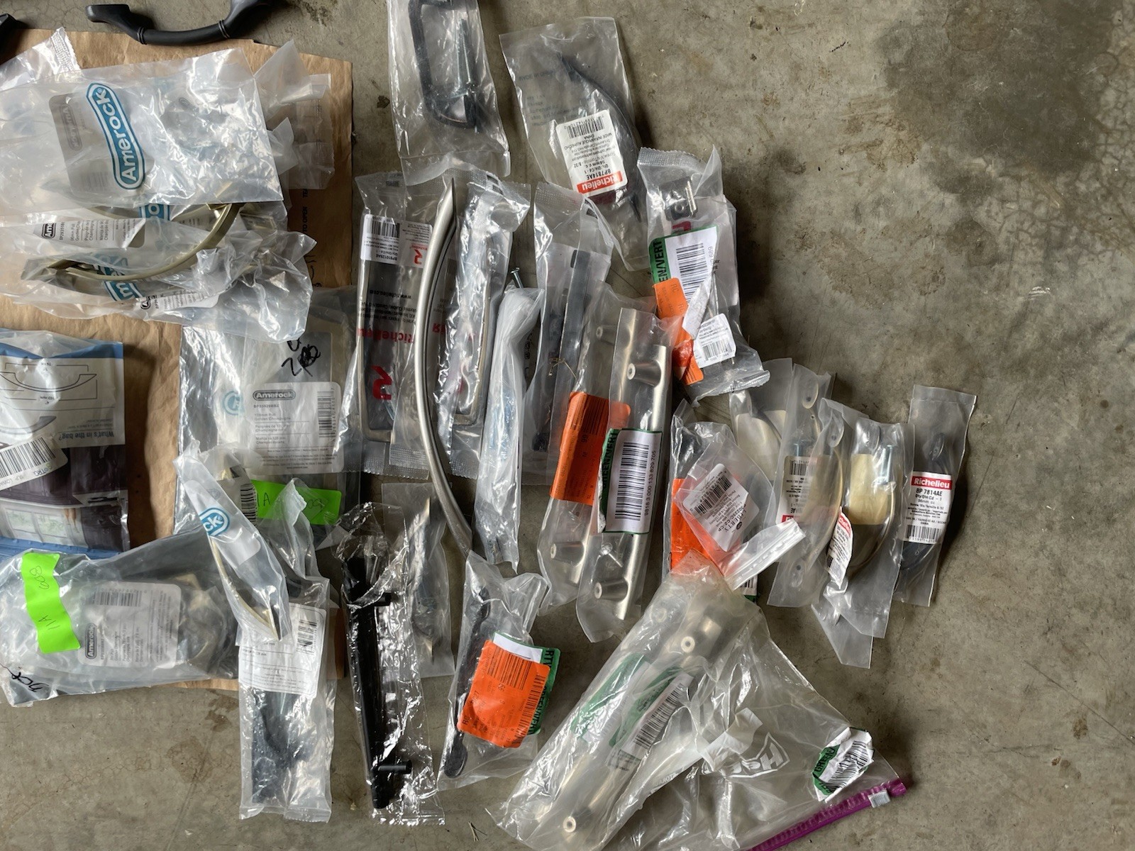 lot of 100 Mixed Cabinet Handles Free Shipping