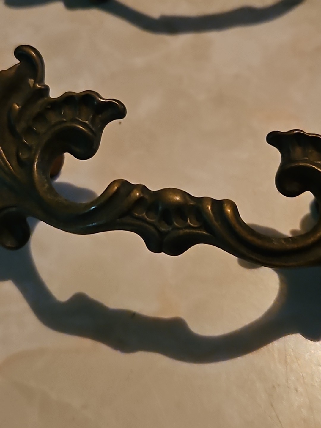 Lot Of 7 Vintage French Provincial Leaf Drawer Pull Handles W/original Screws