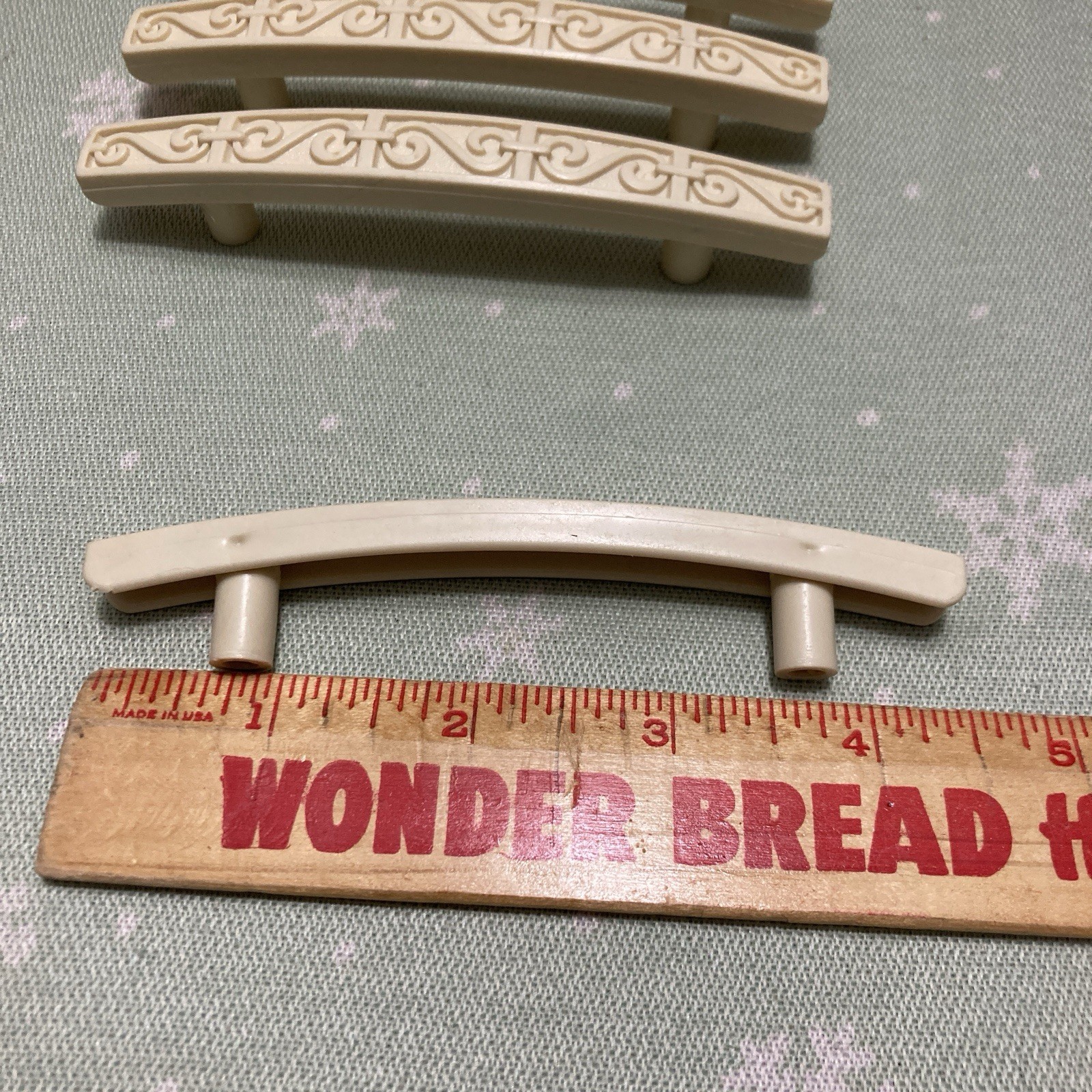 Beige Kitchen Cupboard Handles set of 4 Vtg Scrolled MCM Plastic Cabinet