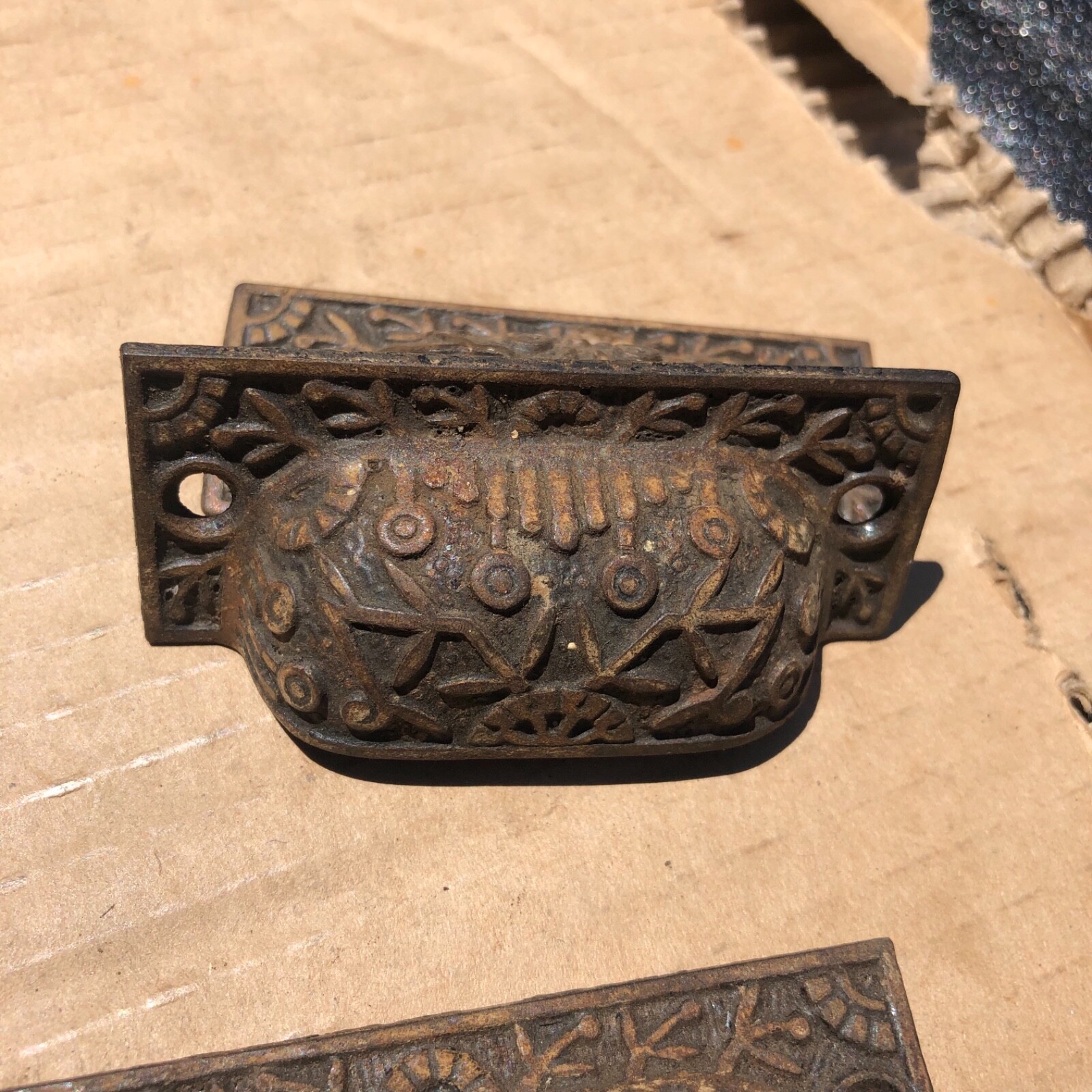 Pretty set 7 c1870 matching authentic VICTORIAN cabinet pull hardware 3 sizes