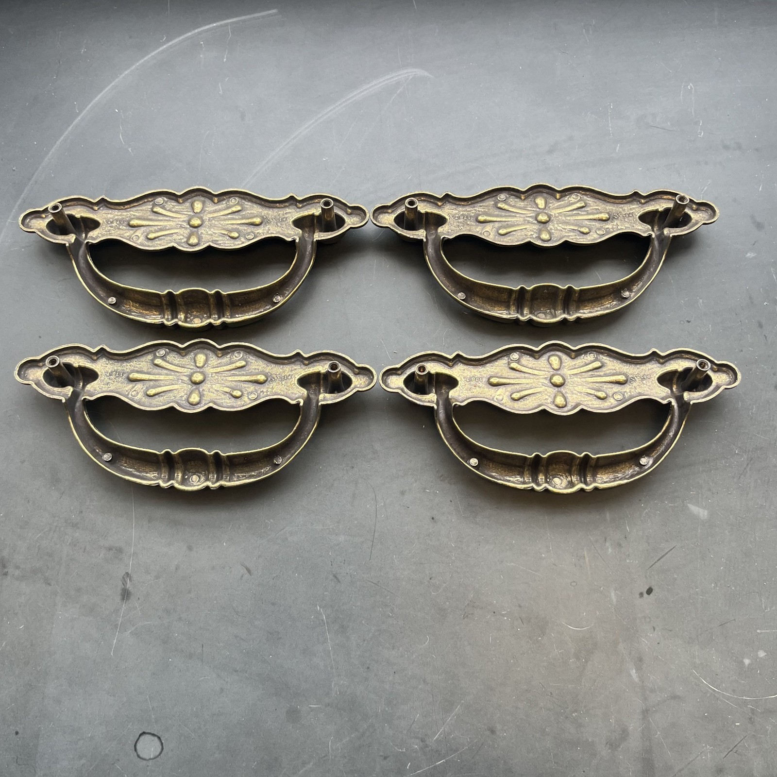 VTG Brass Colonial Chippendale Batwing Drawer Pull 4″ center Lot Of 4 Cottage