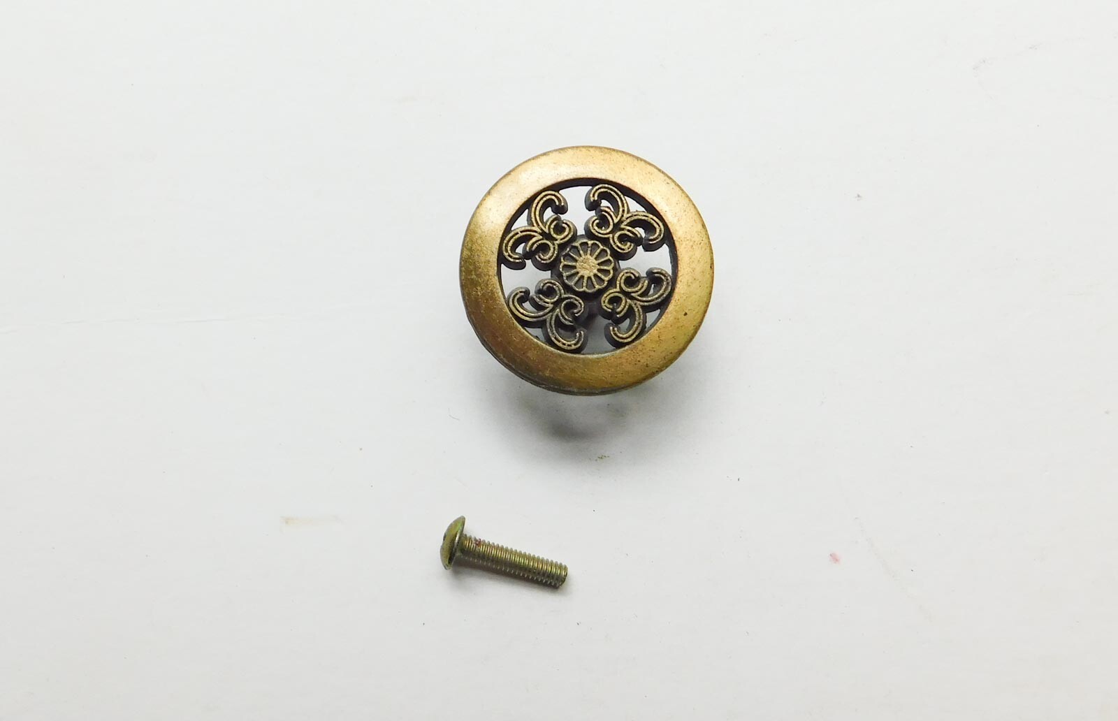 H34 Vintage KBC Ornate Round Pierced Filigree Brass Drawer Knob Handle 1 ½”