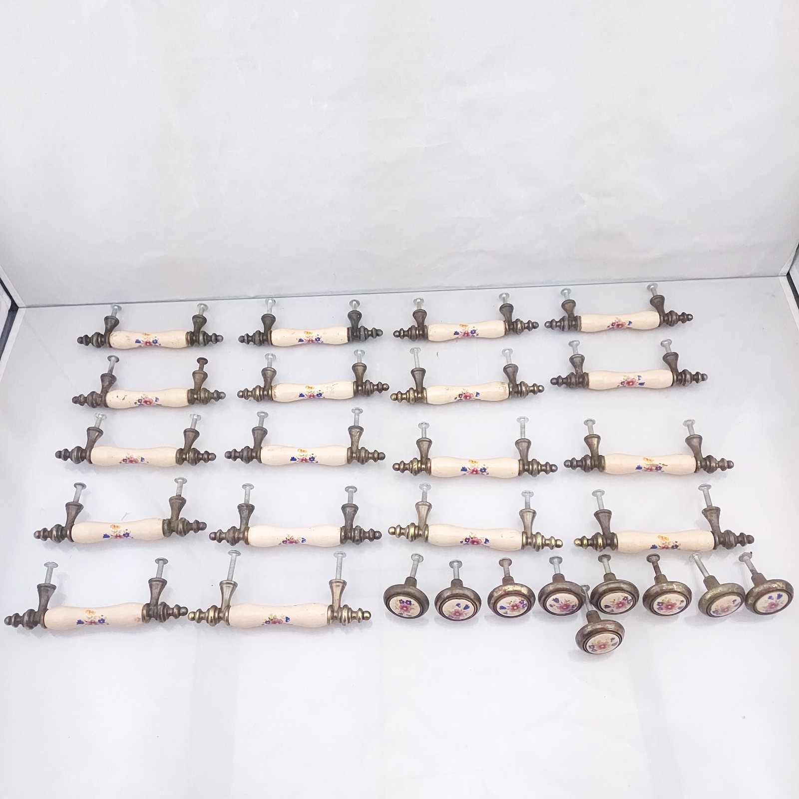 1960s Floral Beige Porcelain Brass End 3″ Drawer Pull Handle & Rounds Nat’l Lock