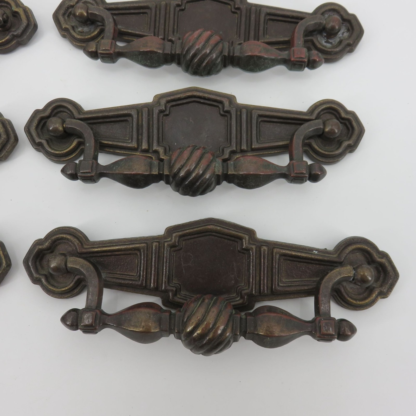 VTG Keeler Brass Co KBC Lot of 8 Metal Drawer Pull Swirl Ball N-3115 Colonial