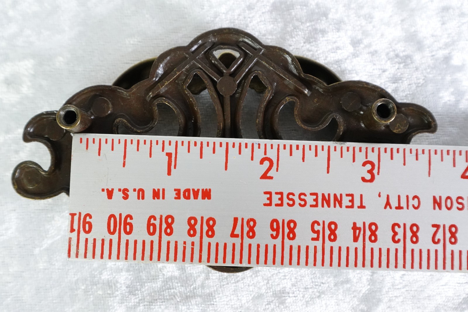 4 Vintage Matching Chippendale Batwing Drawer Pulls 3″ Center Wheat Motif