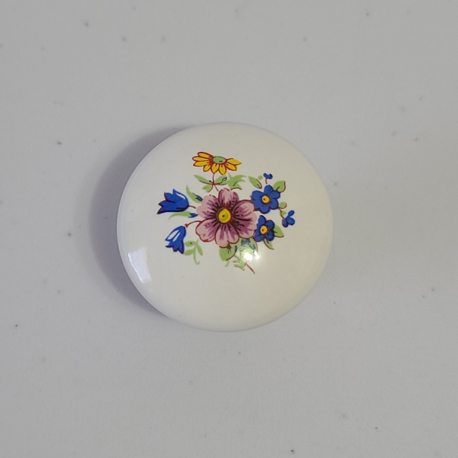 Vintage White Ceramic Floral Bouquet Round Drawer Pull 1 3/8″