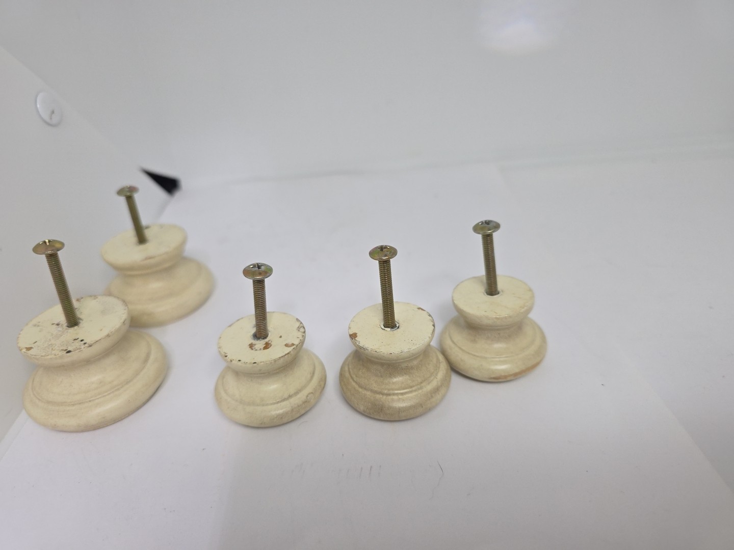 VINTAGE 5 Round Cabinet Drawer PULLS KNOBS With Screws