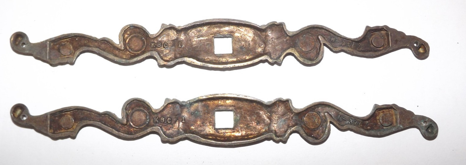 Vtg Lot 22 Drawer Pulls Backplates Salvage Rusty Brass Metal Repurpose Restore